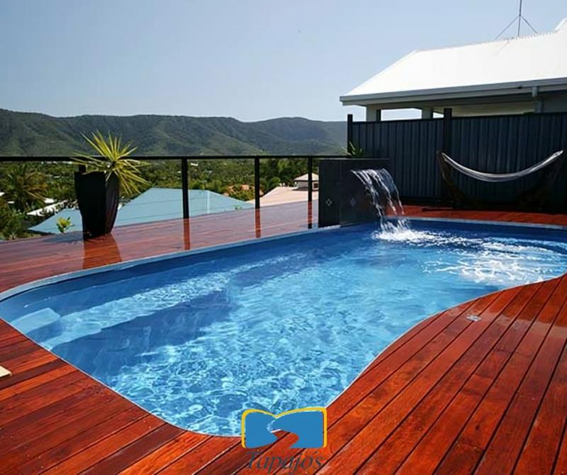 Deck de Madeira para Piscina de Fibra